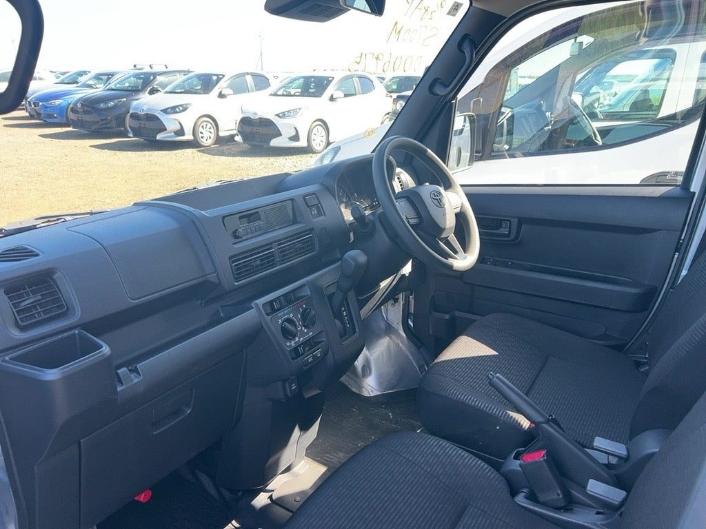 Low Mileage!!! Toyota Pixis