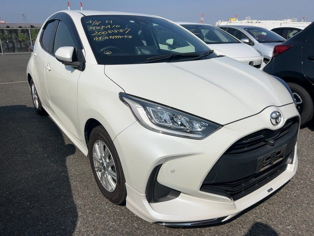 Toyota Yaris With Spoilers (15cc Petrol)