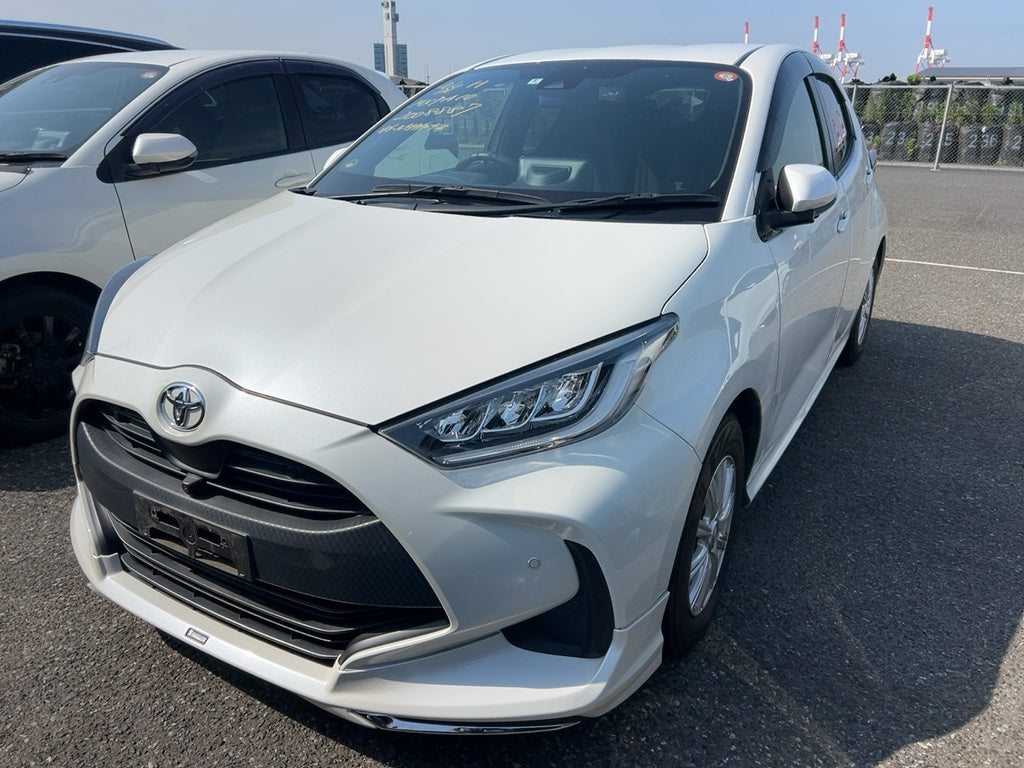 Toyota Yaris With Spoilers (15cc Petrol)