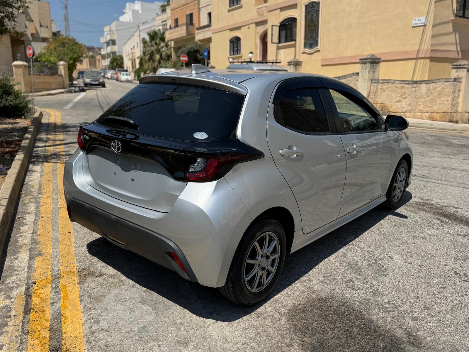 Toyota Yaris (15cc petrol)