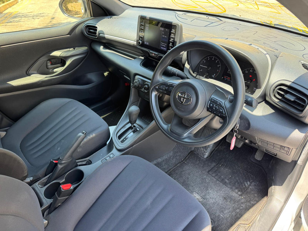 Toyota Yaris (15cc petrol)
