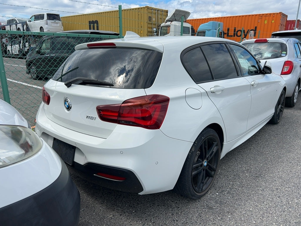 BMW 118i Shadow Edition